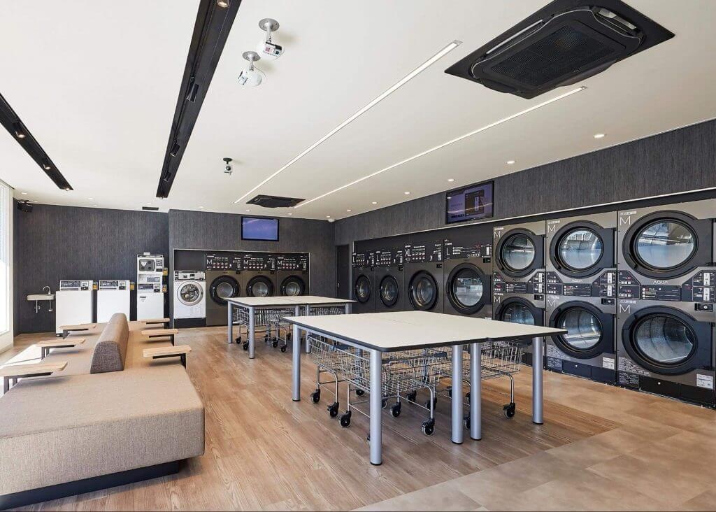 コインランドリーの店内